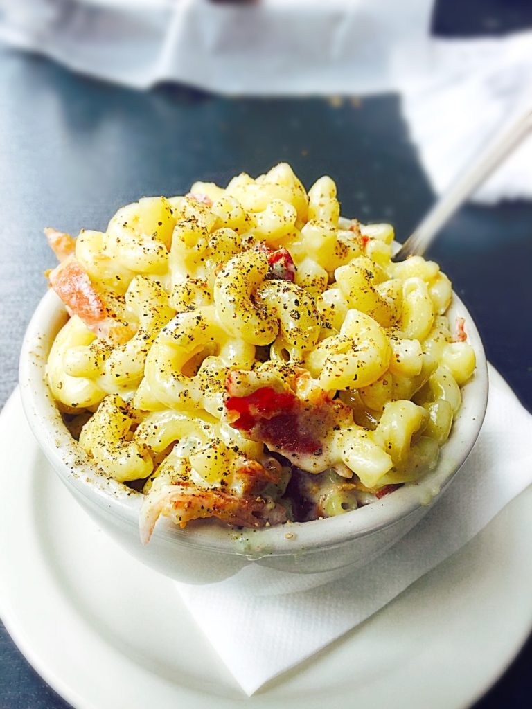 Bacon and Pepper Jack Macaroni & Cheese w/ Roasted Red Peppers